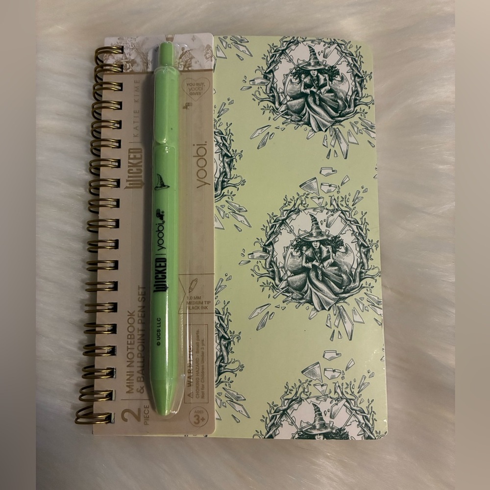 Wicked X Katie Kime for Target Limited Édition Yoobi Journal & Pen Green Elphaba